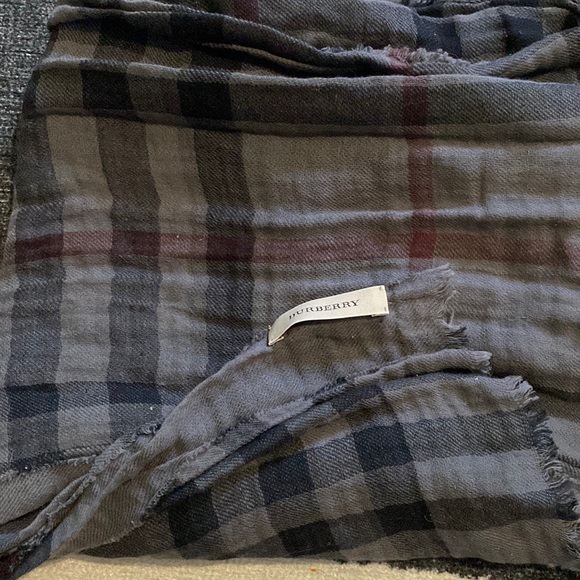Burberry fashion scarf